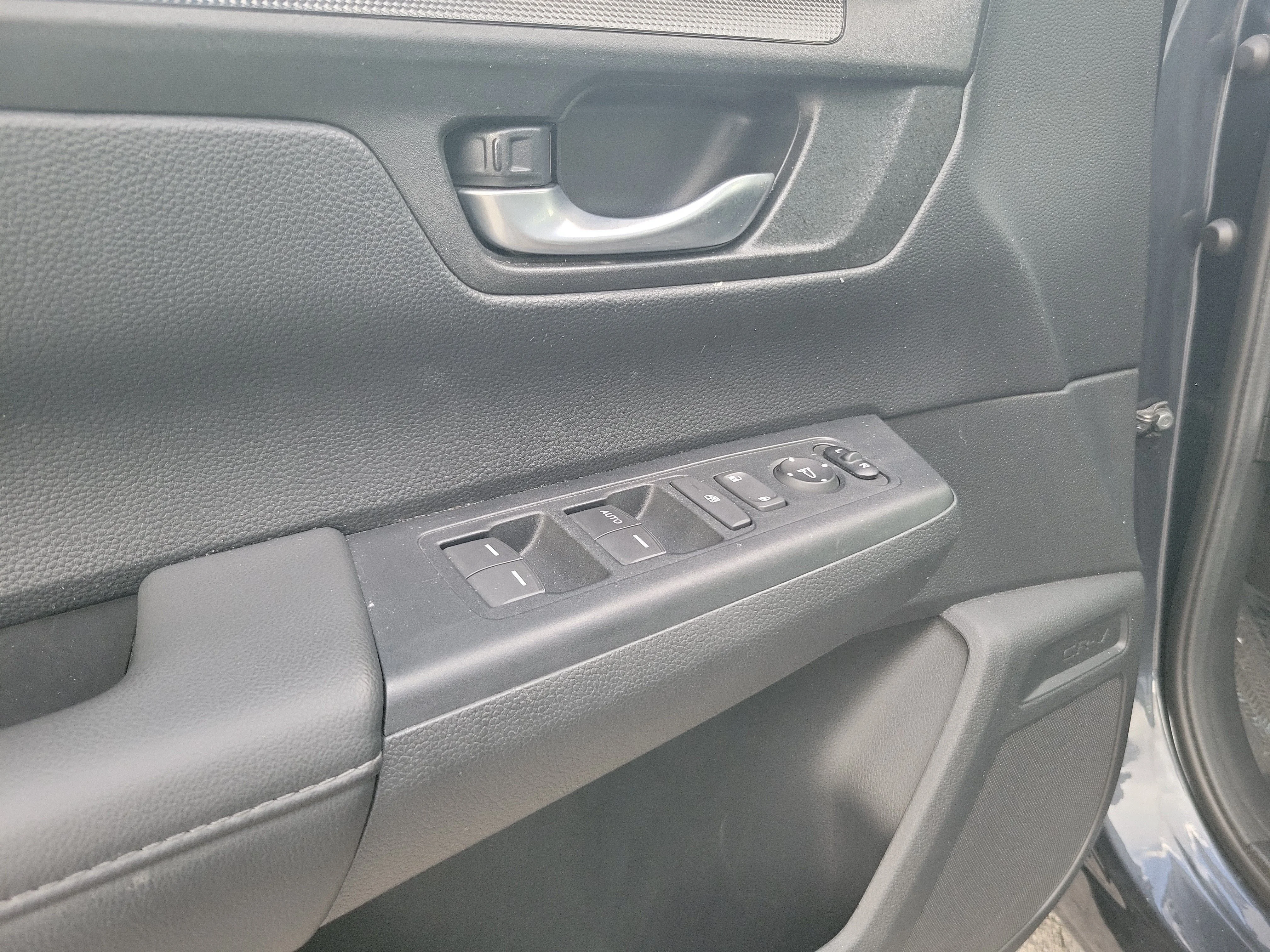 2023 Honda CR-V LX - Photo 14