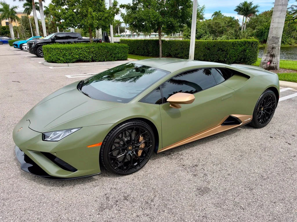 Used 2022 Green Lamborghini  image 11