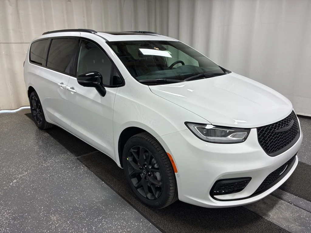 New 2026 White Chrysler Limited image 3