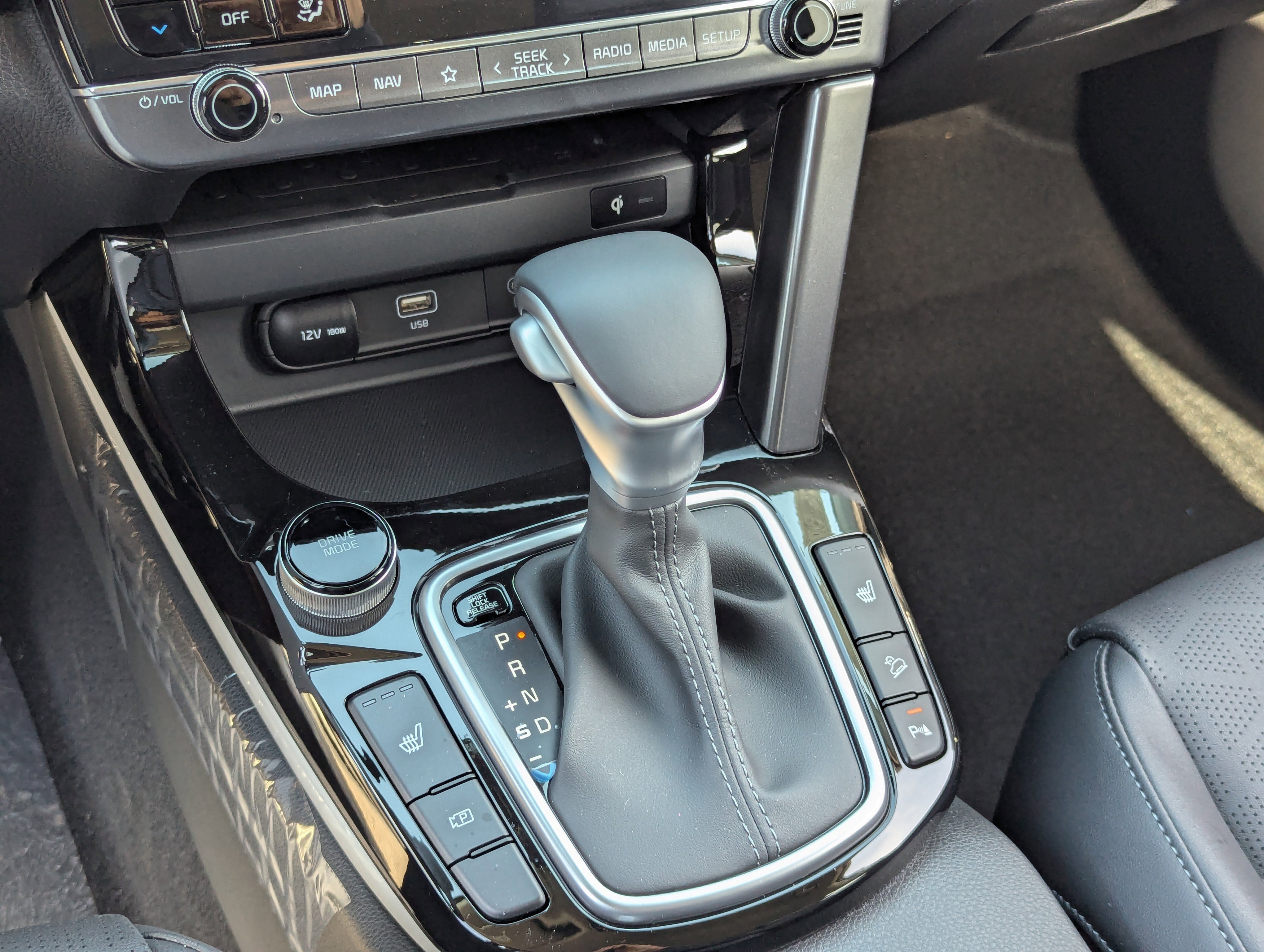 New 2026 Snow White Pearl Kia EX image 27