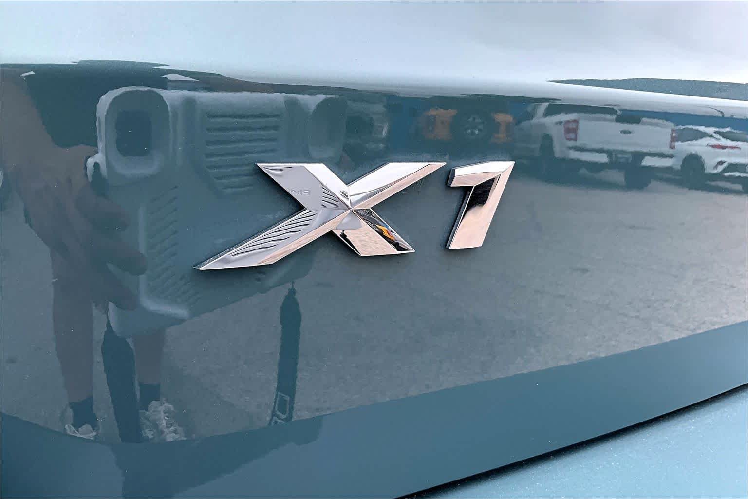 Used 2025 Green Metallic BMW xDrive28i image 31