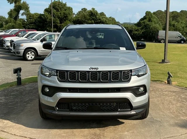 New 2026 Silver Zynith Metallic Clear-Coat Exterior Paint Jeep Latitude image 2