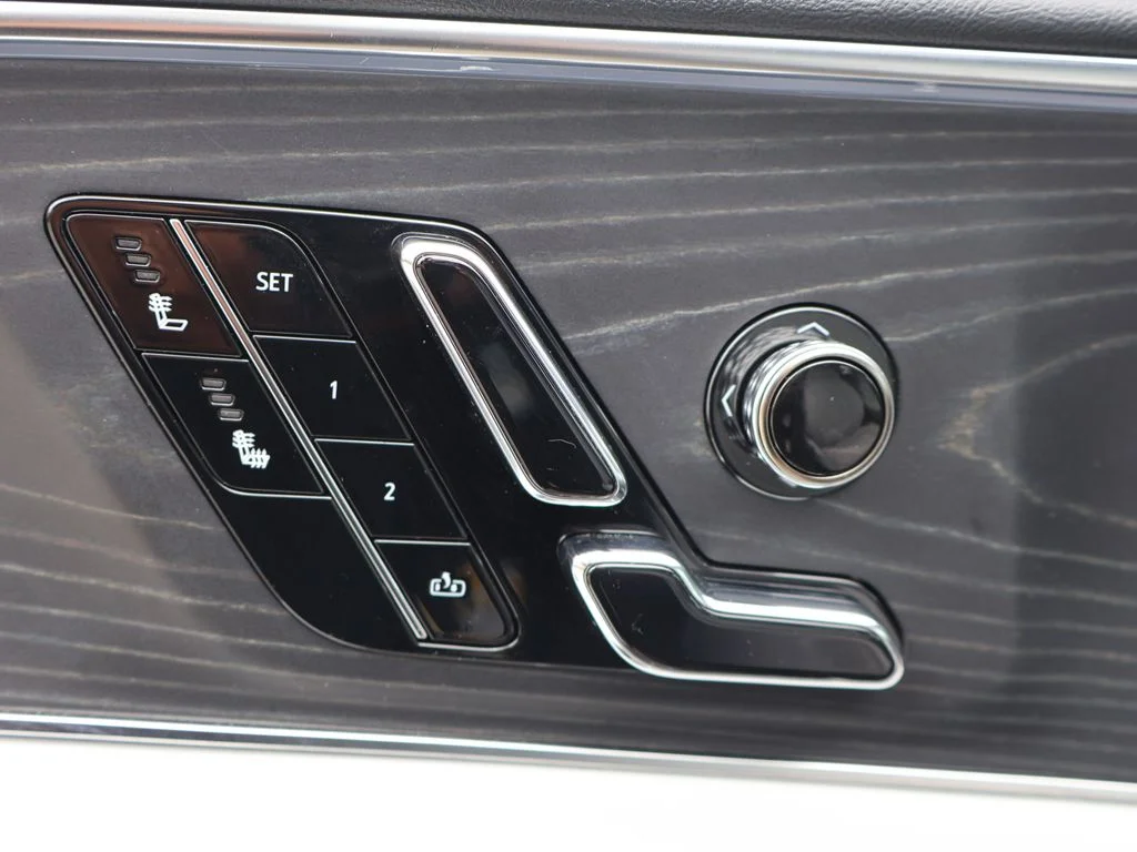 Used 2025 Black Cadillac Luxury image 43