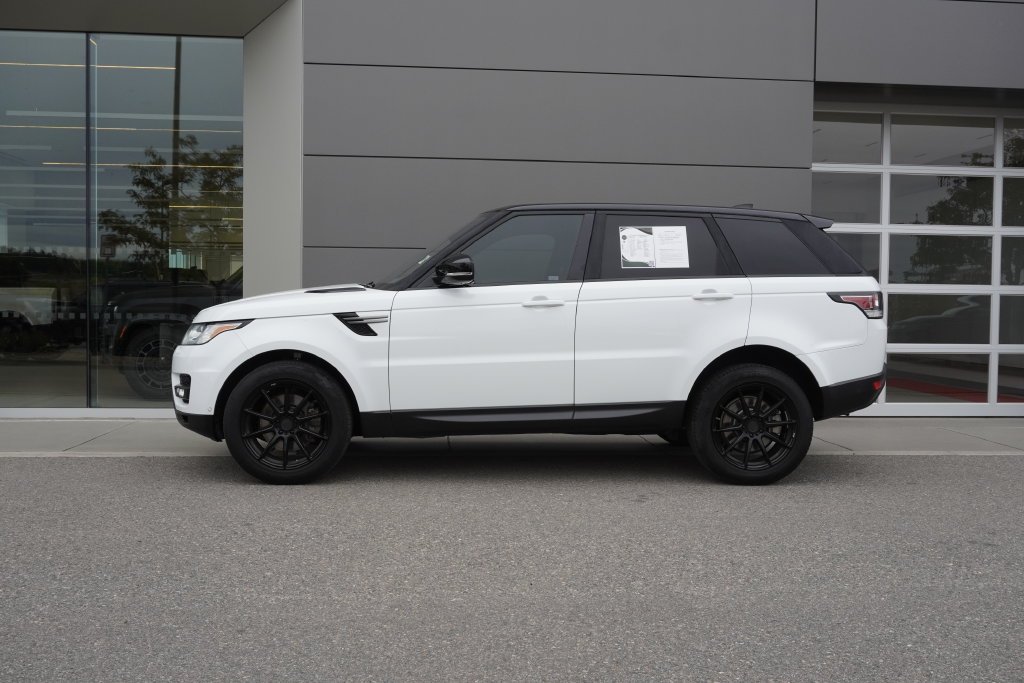 Used 2017 White Land Rover SE image 8