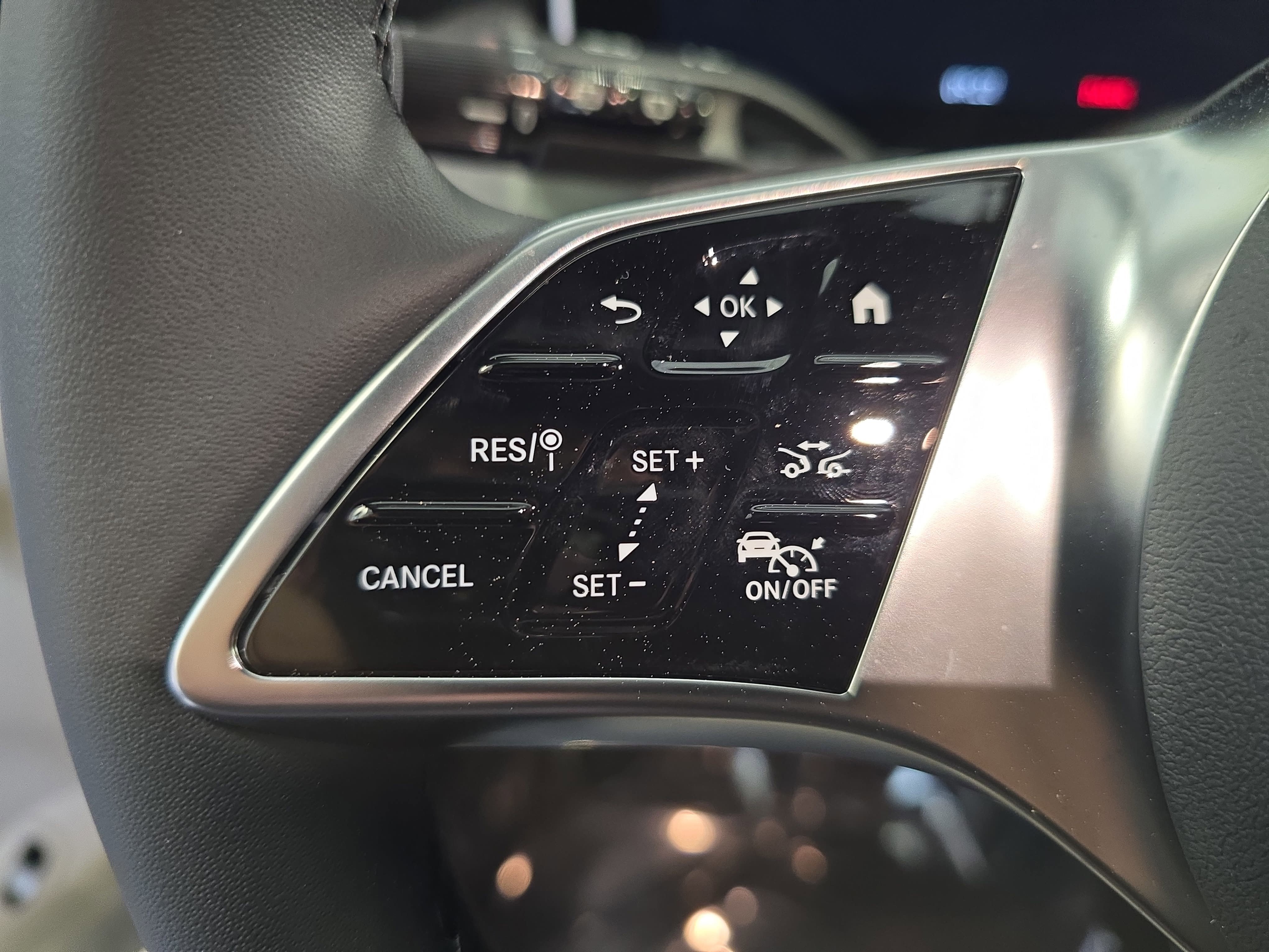 New 2026 Starling Blue Metallic Mercedes-Benz GLC300 image 18