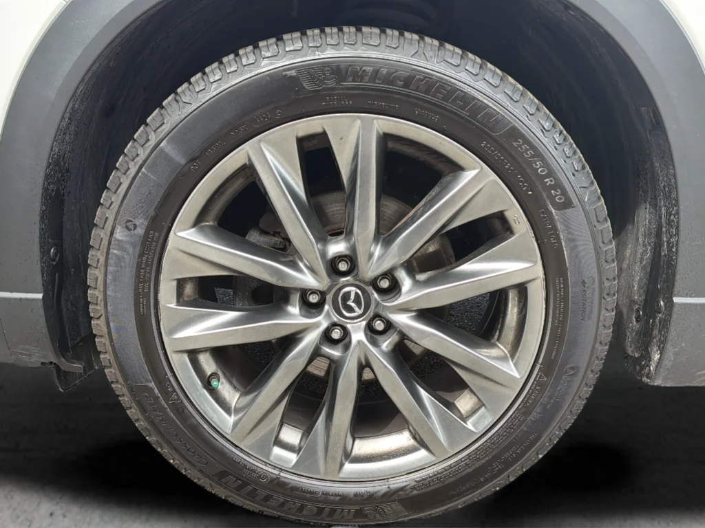 Used 2020 White Mazda Signature image 36