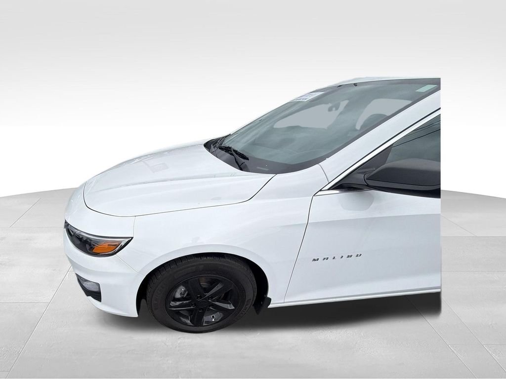 Used 2022 White Chevrolet LS image 10