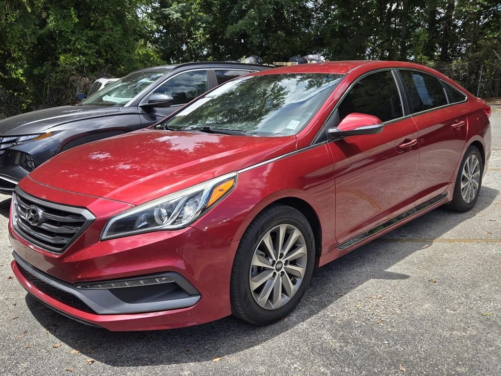 Used 2015 Red Hyundai Sport image 4