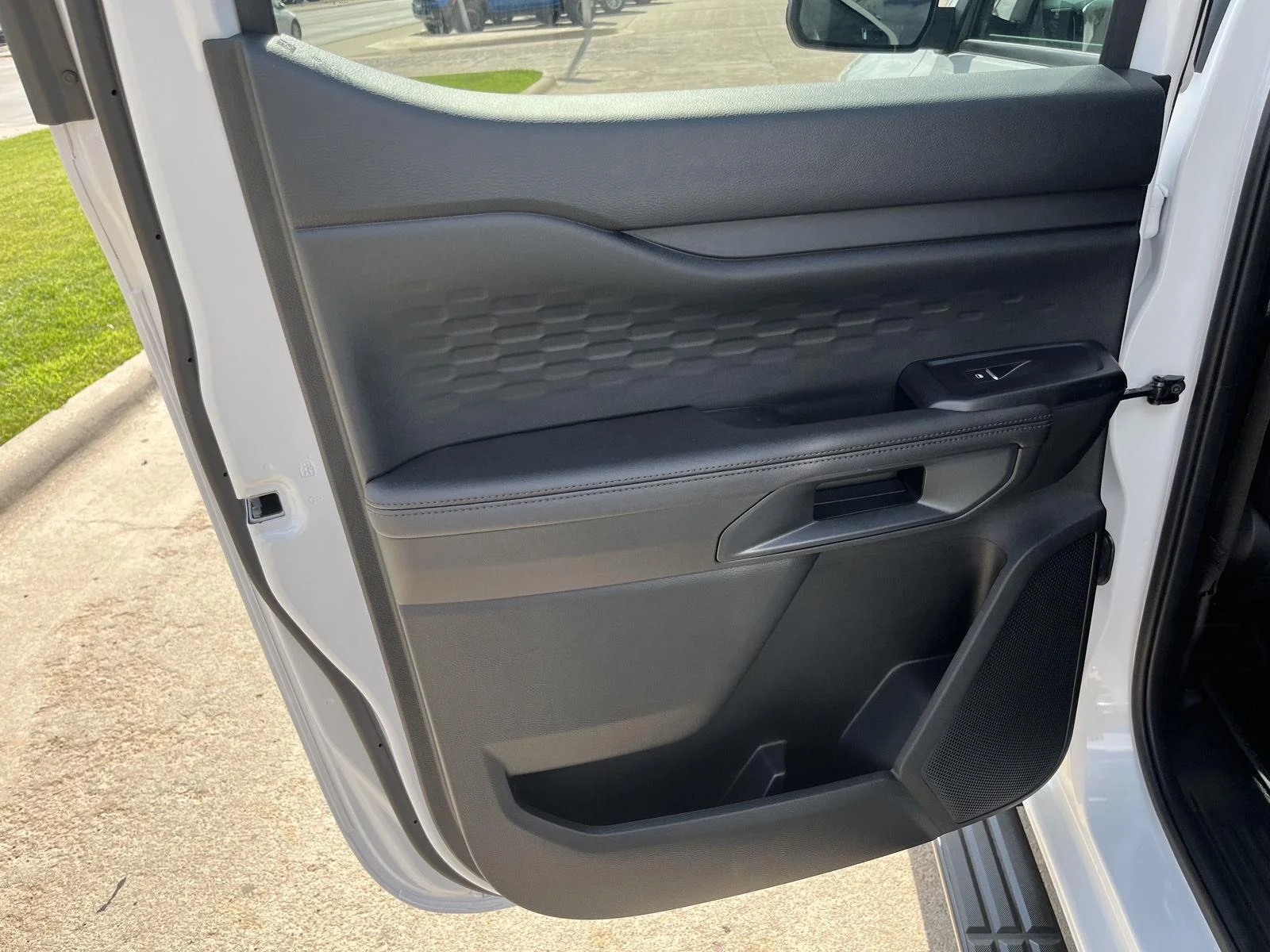 New 2026 Oxford White Ford XLT image 12