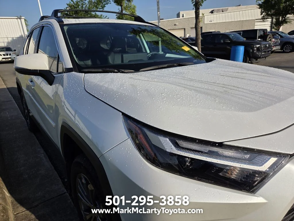 Used 2024 Beige Toyota XLE Premium image 4