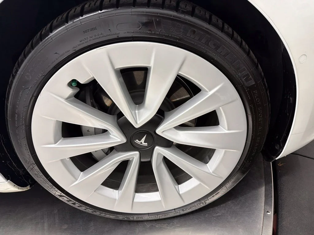 Used 2021 White Tesla Long Range image 9