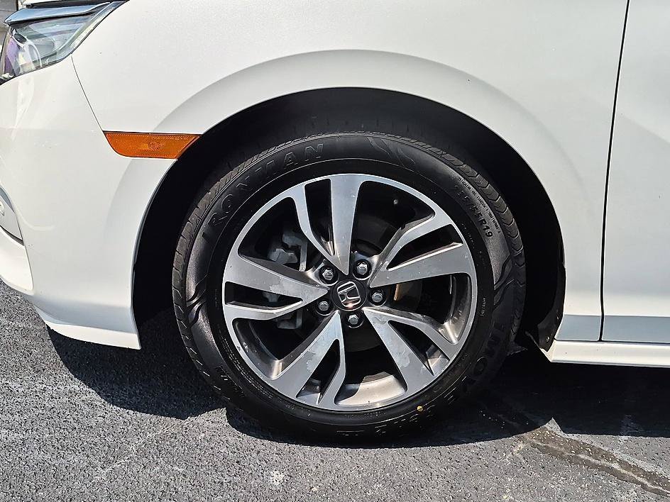 Used 2022 White Honda Touring image 10