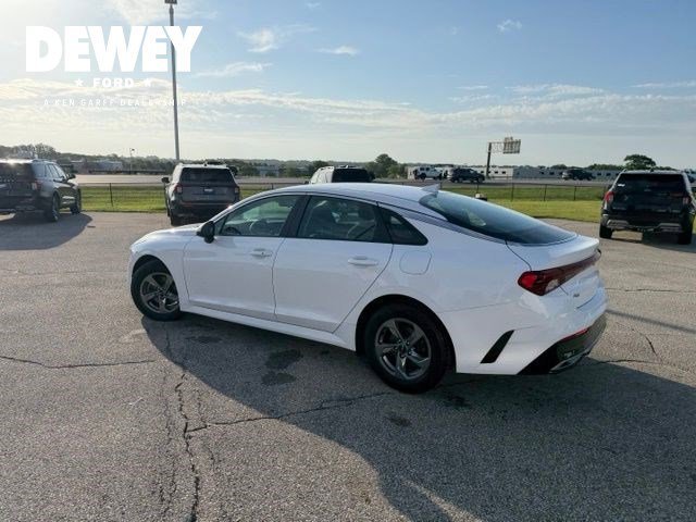 Used 2022 Glacial White Pearl Kia LXS image 8