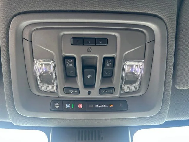 Used 2023 Silver GMC Denali image 18