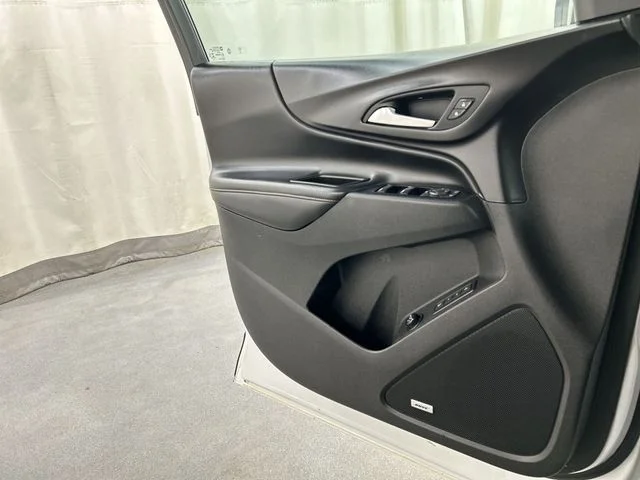Used 2019 White Chevrolet Premier image 23