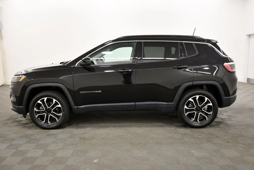 Used 2022 Black Jeep Limited image 4
