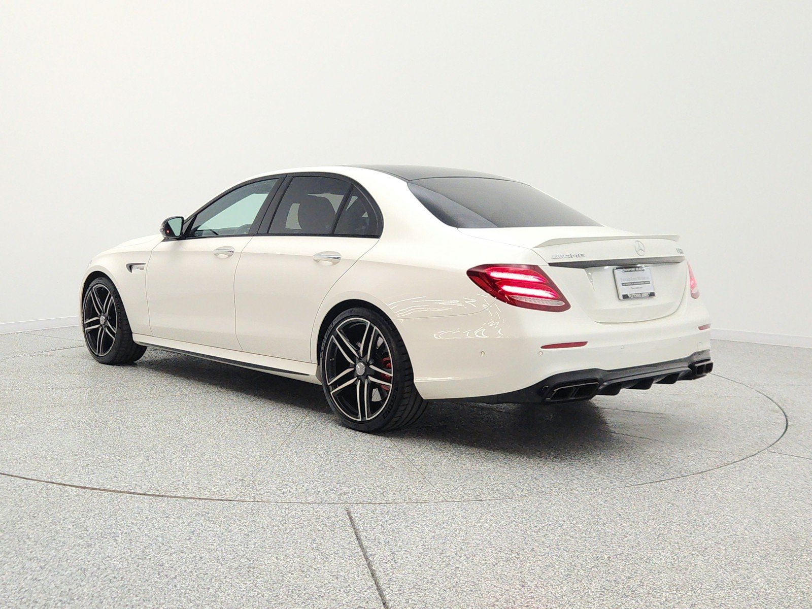 Used 2019 designo Diamond White Metallic Mercedes-Benz AMG® E 63 S 4MATIC+ Sedan image 7
