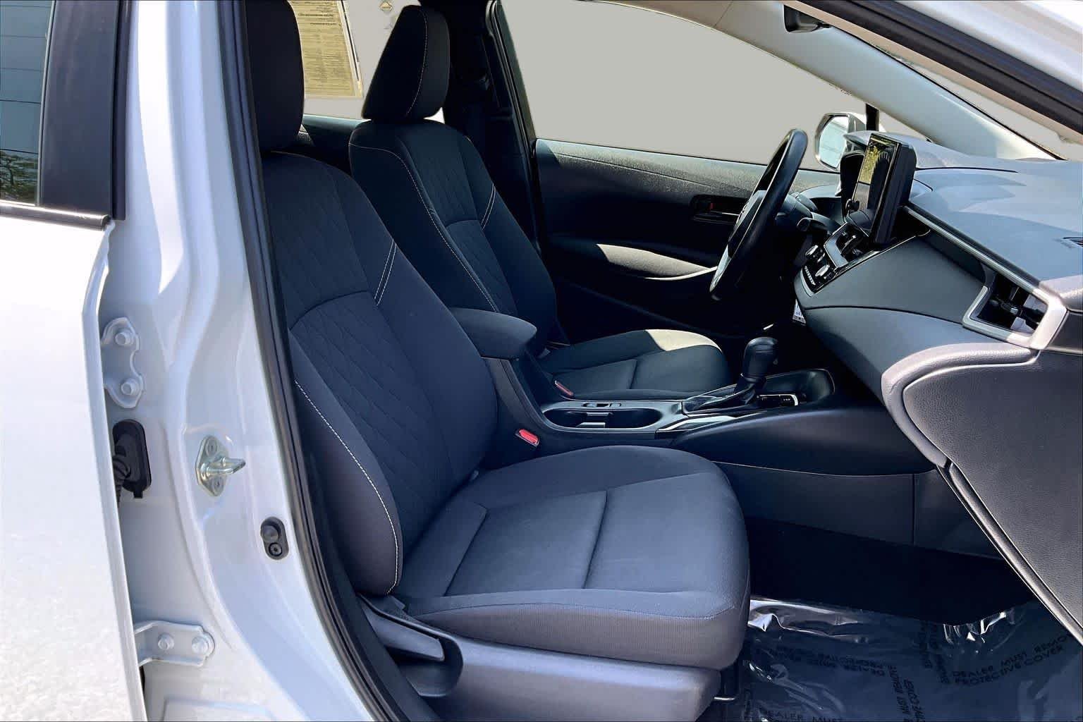 Used 2023 Ice Cap Toyota LE image 9
