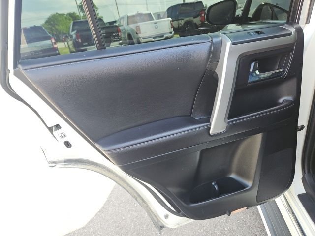 Used 2017 White Toyota  image 14