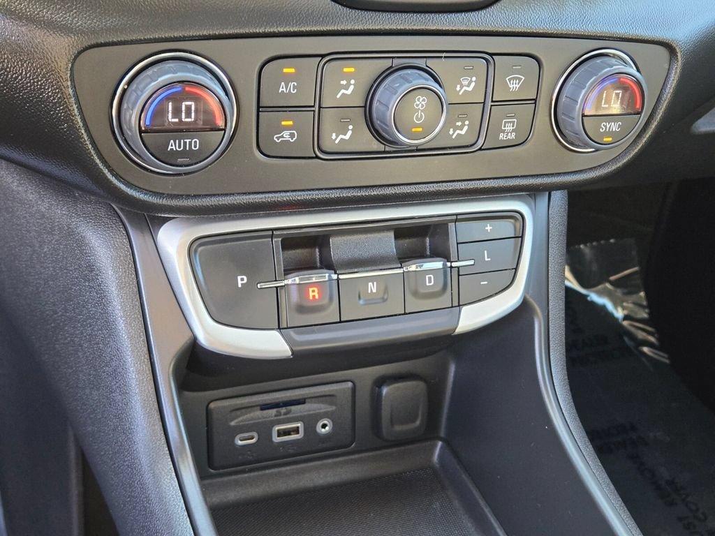 Used 2023 Summit White GMC SLT image 21
