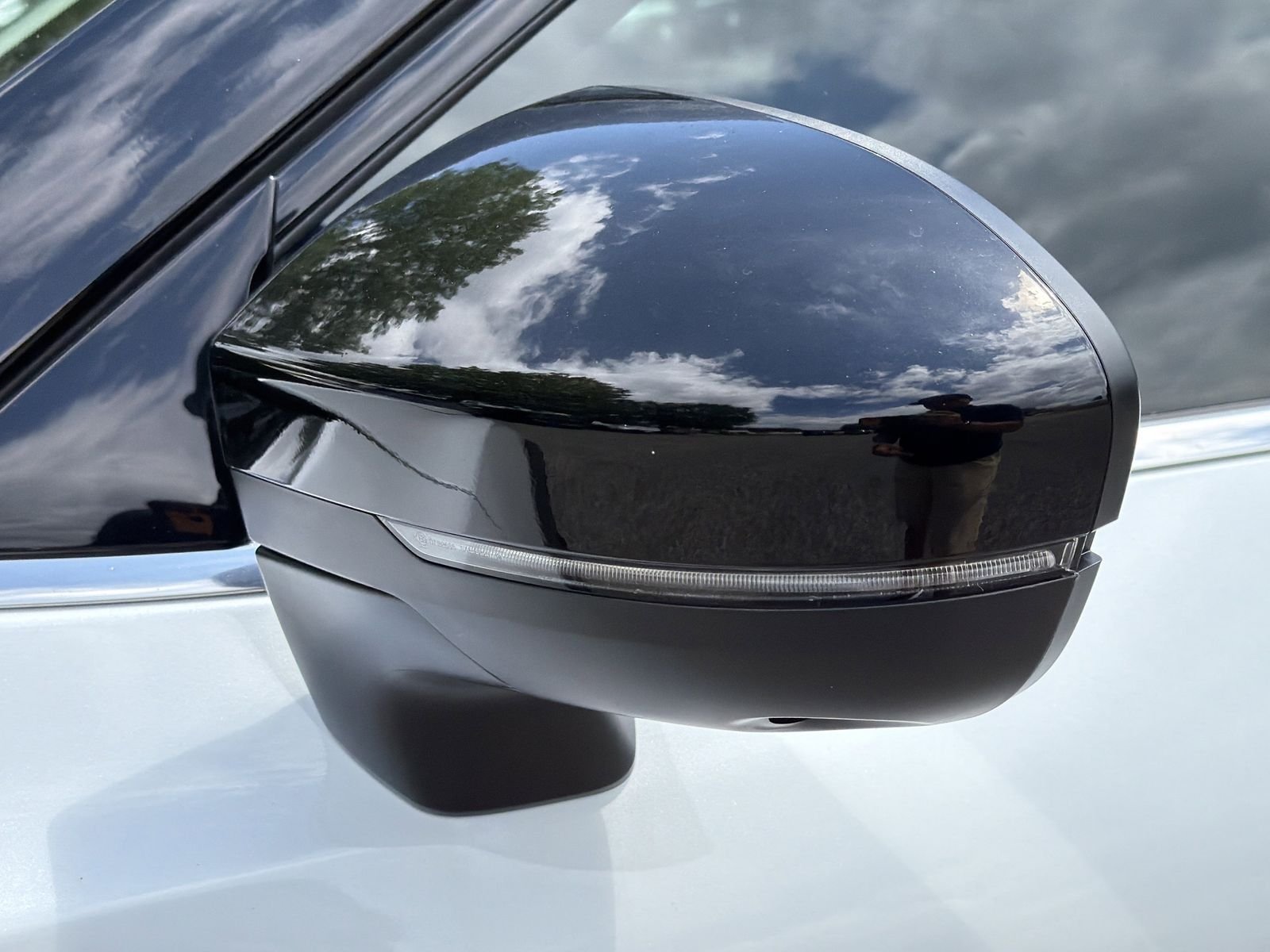 New 2026 White Nissan Platinum image 33