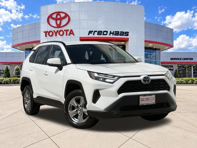 2022 Toyota RAV4 XLE