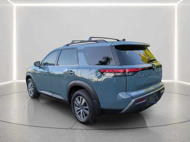 New 2026 Green Nissan SL image 4