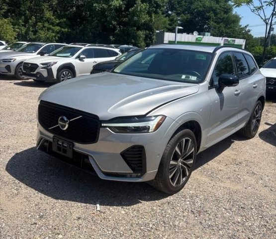 2023 Volvo XC60 B5 Plus Dark Theme