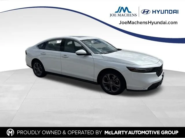 Used 2024 White Honda EX image 3