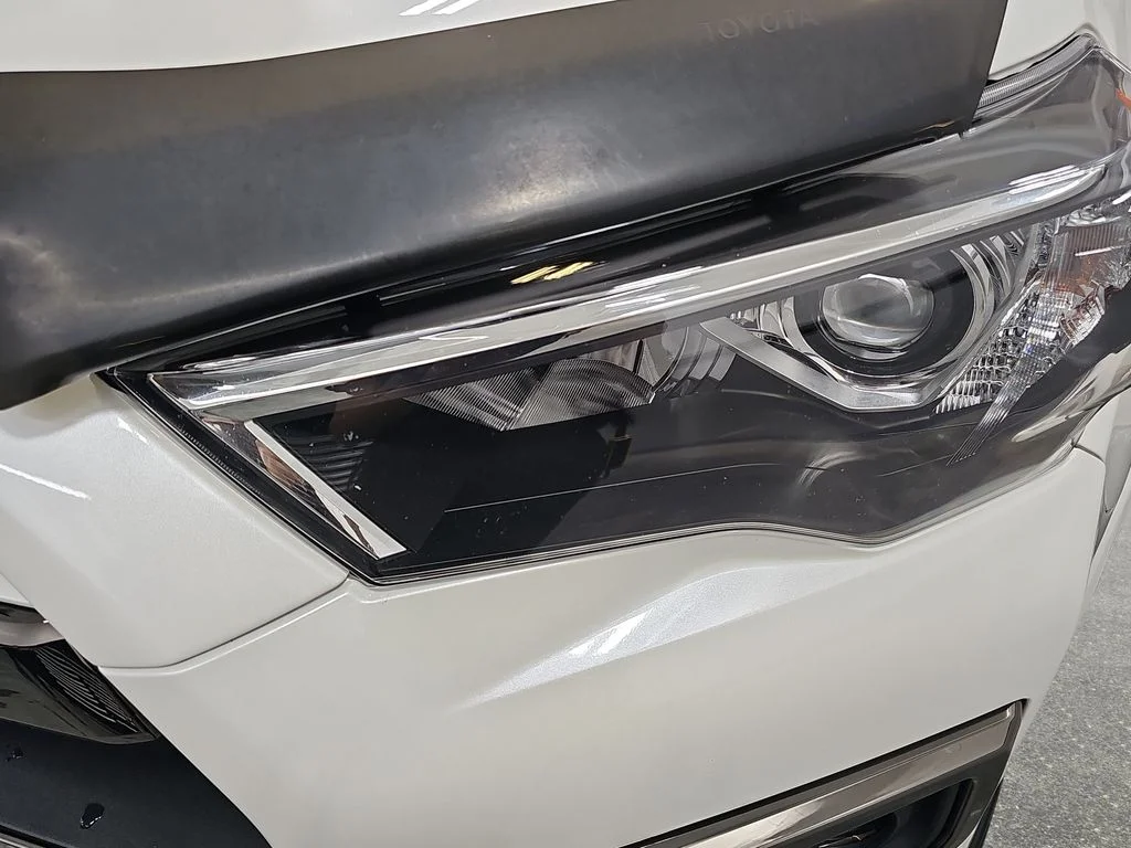 Used 2021 White Toyota Nightshade image 32