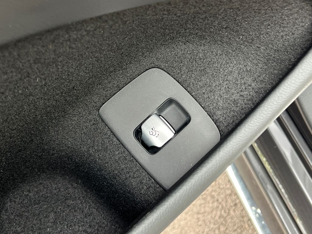 New 2026 Graphite Grey Metallic Mercedes-Benz E 350 image 13
