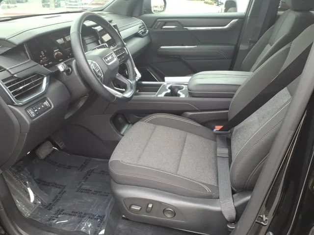Used 2025 Ebony Twilight Metallic GMC Elevation image 10