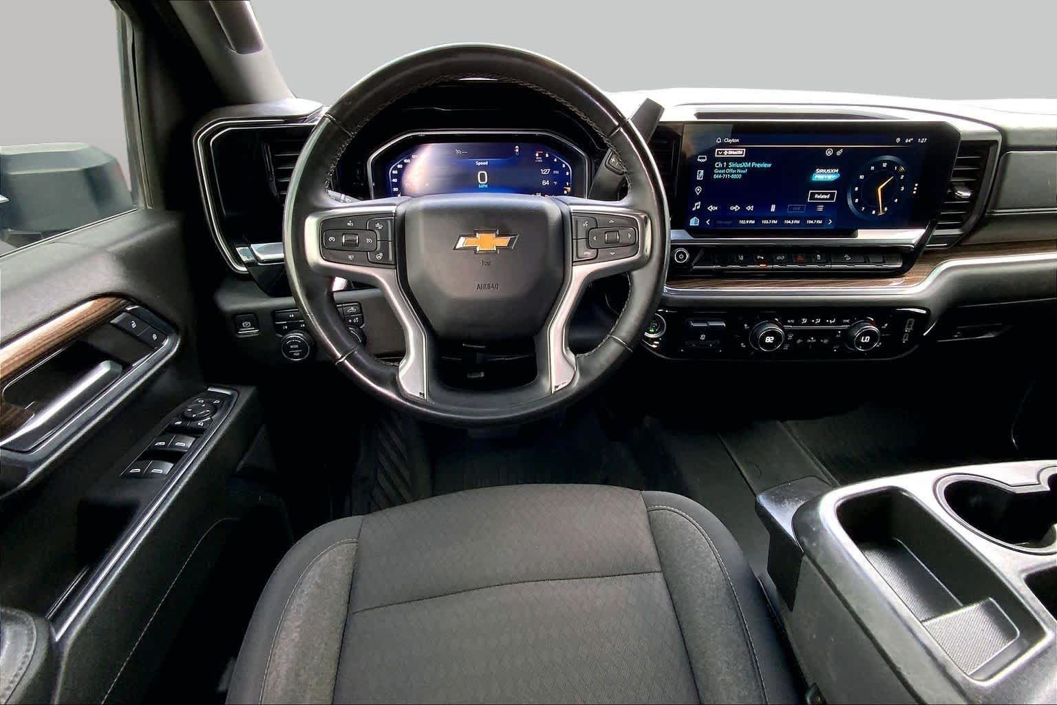 Used 2024 Summit White Chevrolet LT image 6