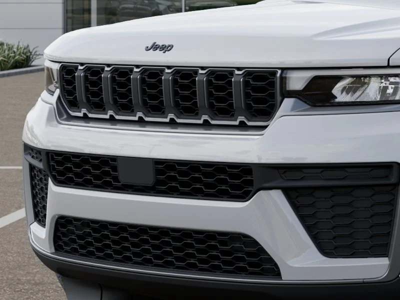 New 2026 Bright White Clear-Coat Exterior Paint Jeep Altitude image 42