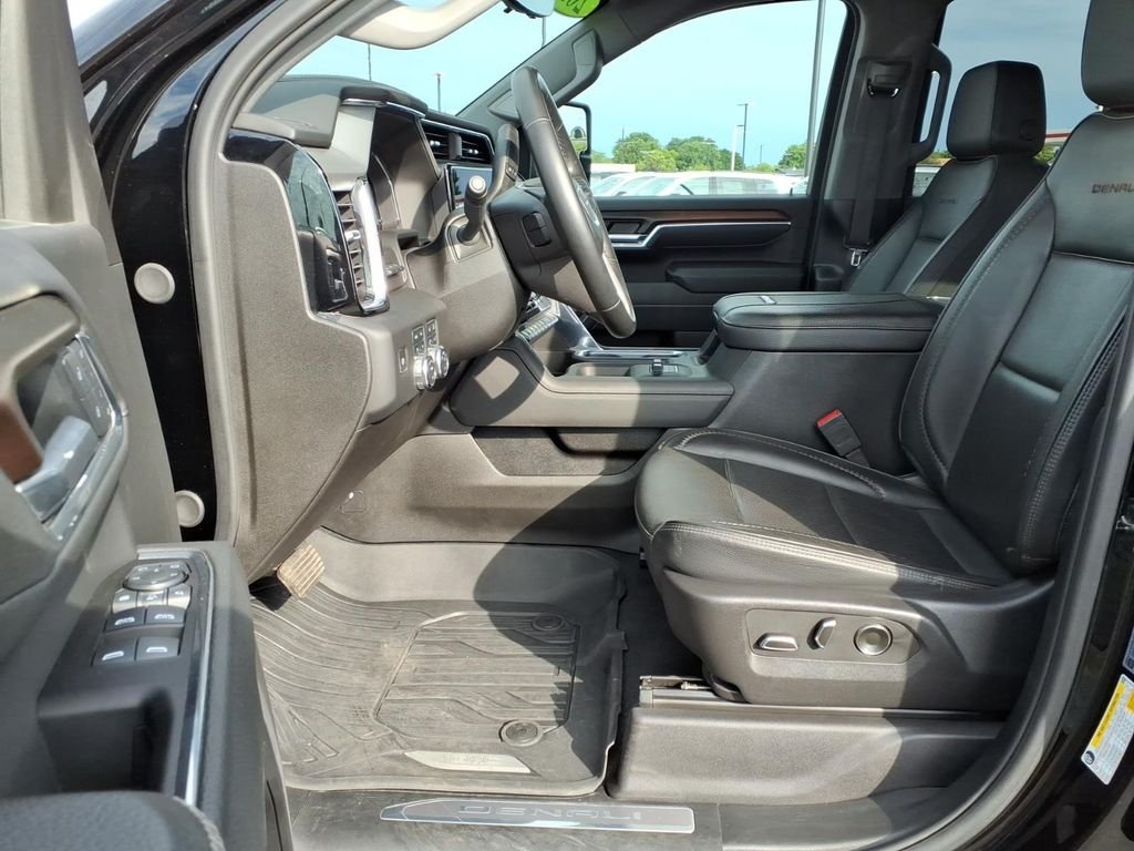 Used 2025 Onyx Black GMC Denali image 22