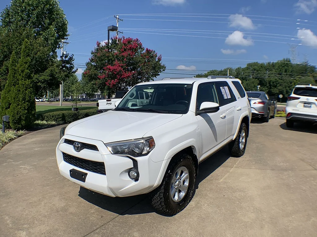 Used 2016 Super White Toyota SR5 image 1