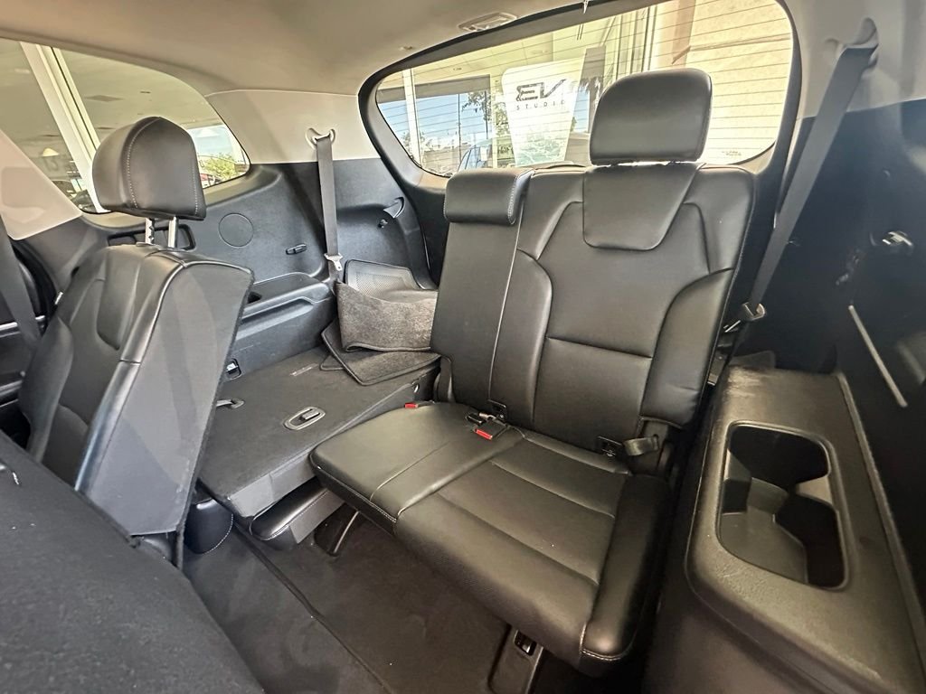 Used 2024 White Kia LX image 14