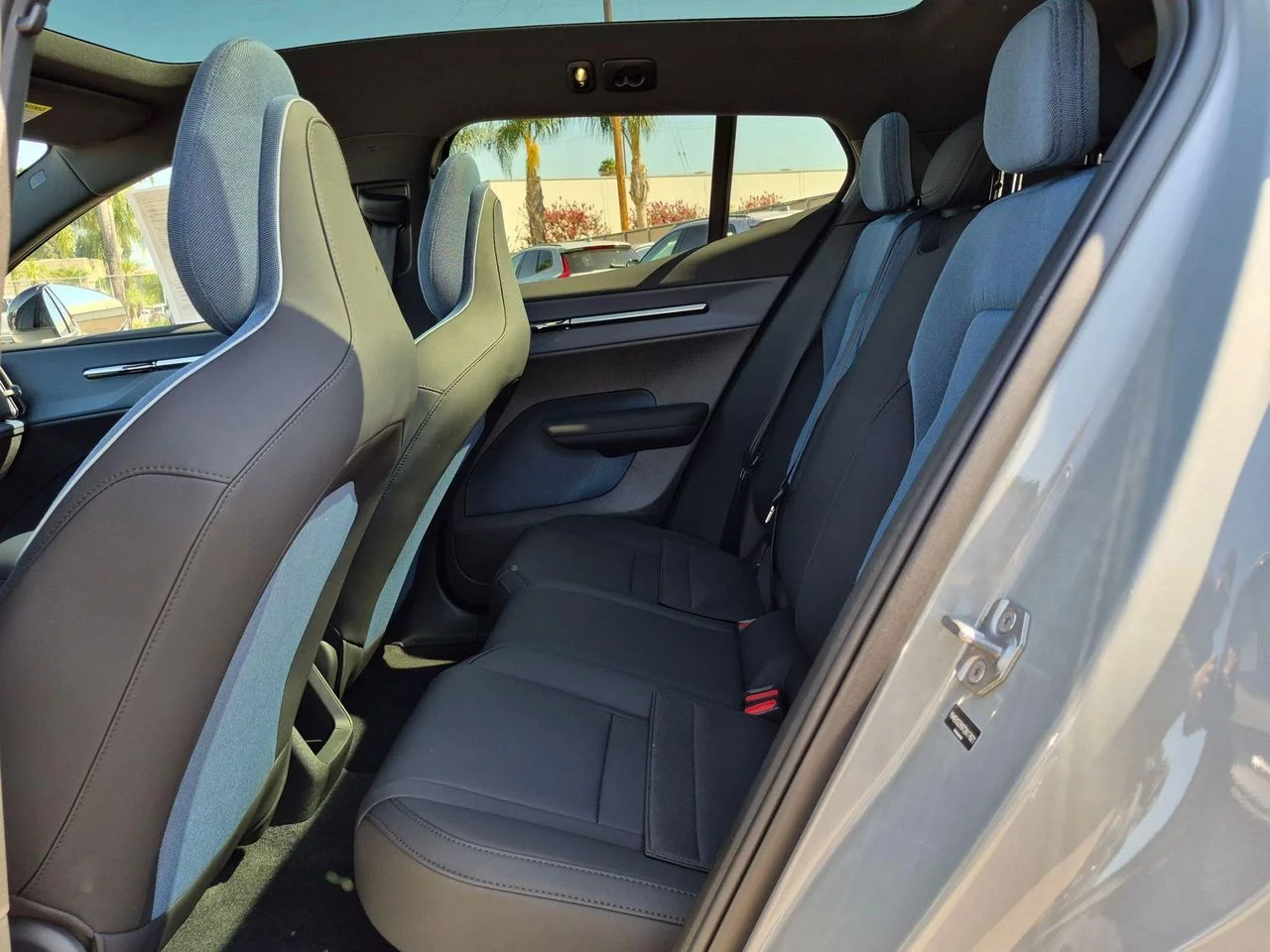 Used 2026 Vapour Grey Volvo Plus image 24
