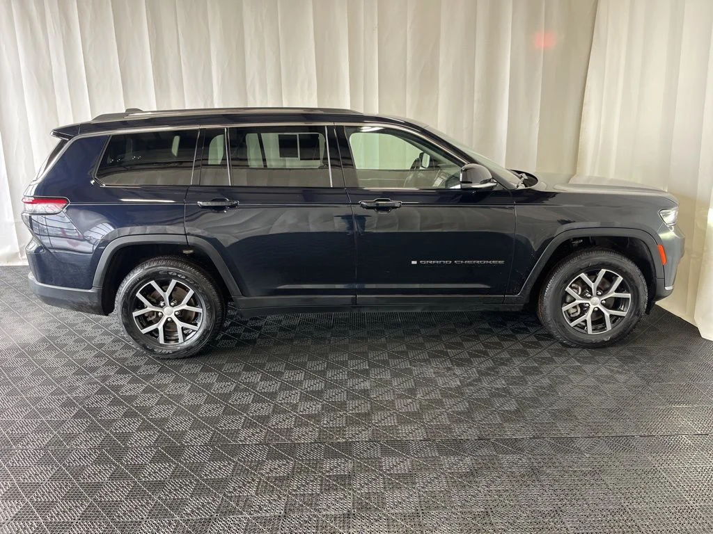Used 2023 Black Jeep Limited image 2