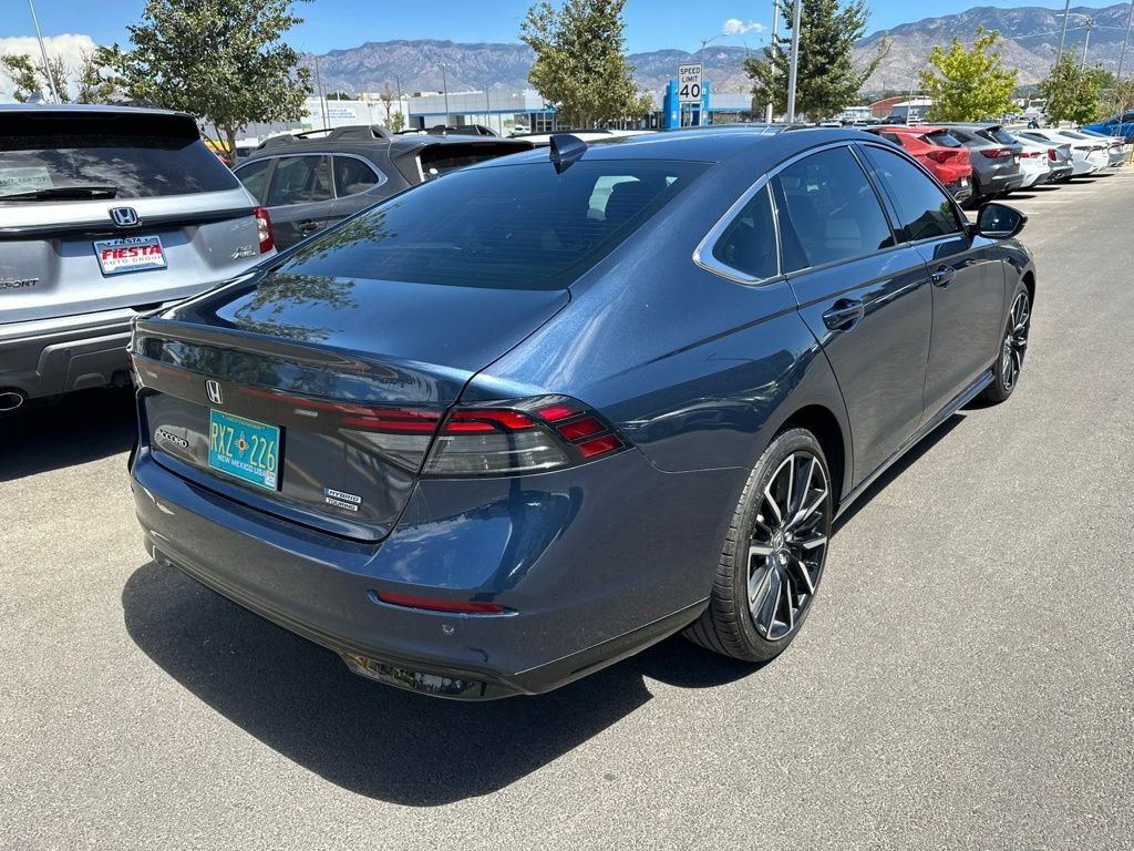 Used 2024  Honda Touring image 7