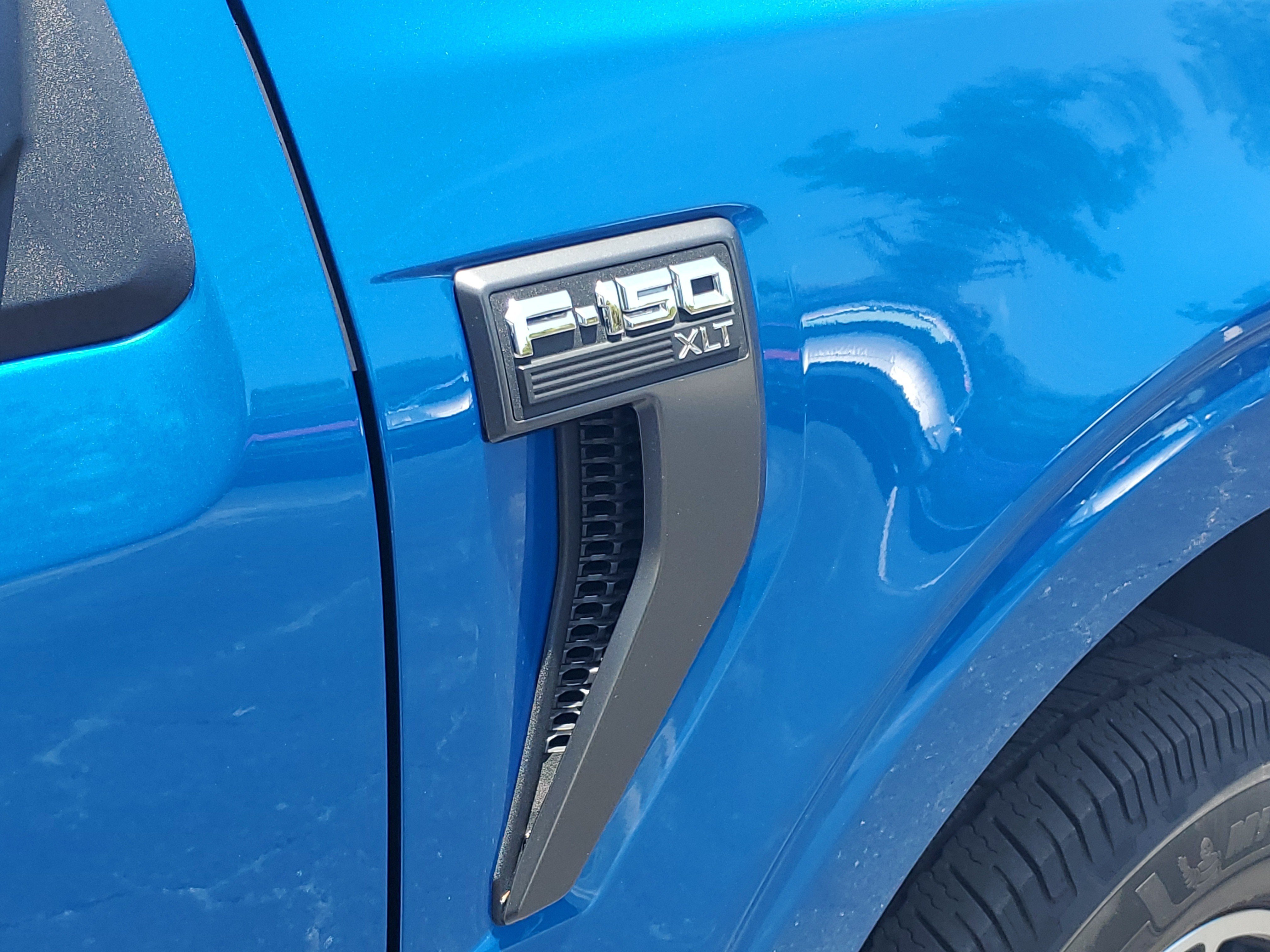 Used 2021 Blue Metallic Ford XLT image 8