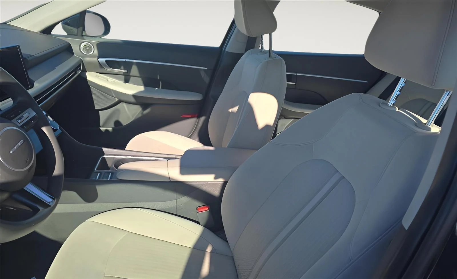 2025 Hyundai Sonata SEL - Photo 14