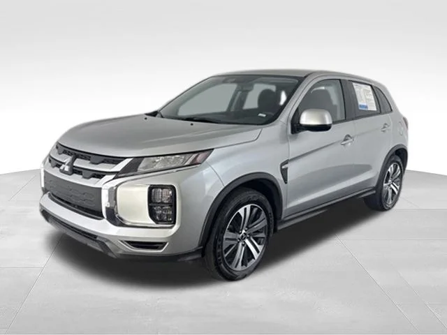 Used 2024 Black Mitsubishi 2.0 ES image 3