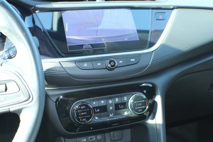 Used 2023 Summit White Buick Select image 11