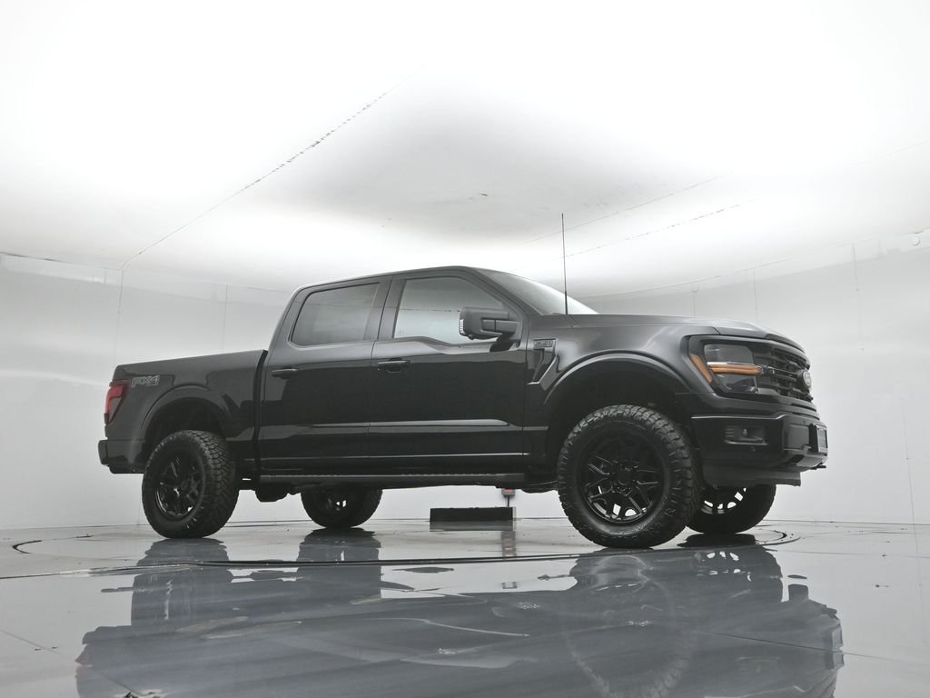 New 2026 Agate Black Metallic Ford XLT image 3