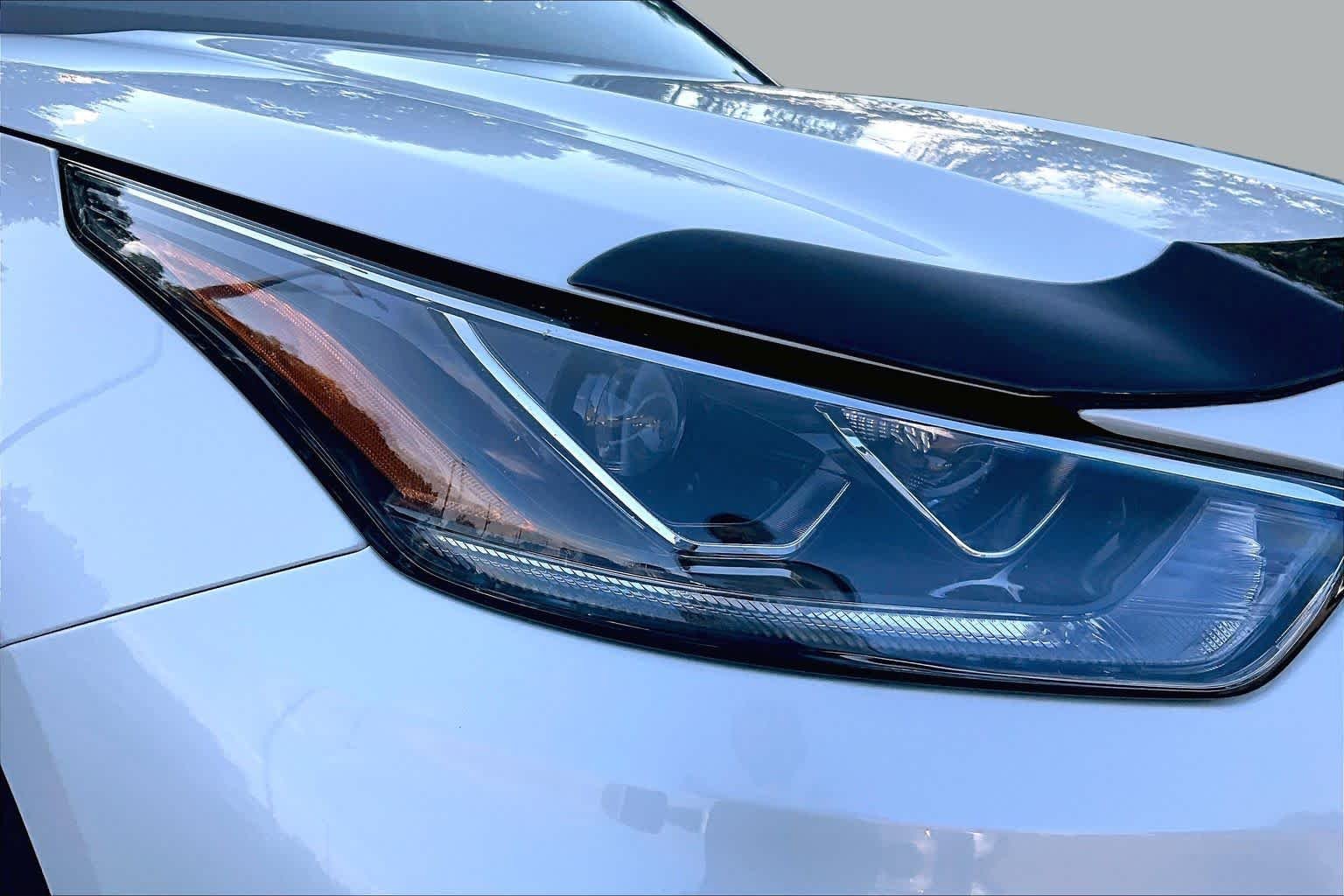 Used 2021 Blizzard Pearl Toyota Hybrid Limited image 26