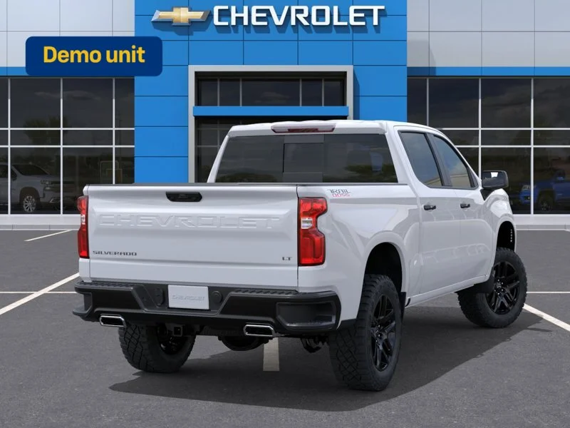 Used 2026 White Chevrolet 4WD Crew Cab 147" LT Trail Boss image 4