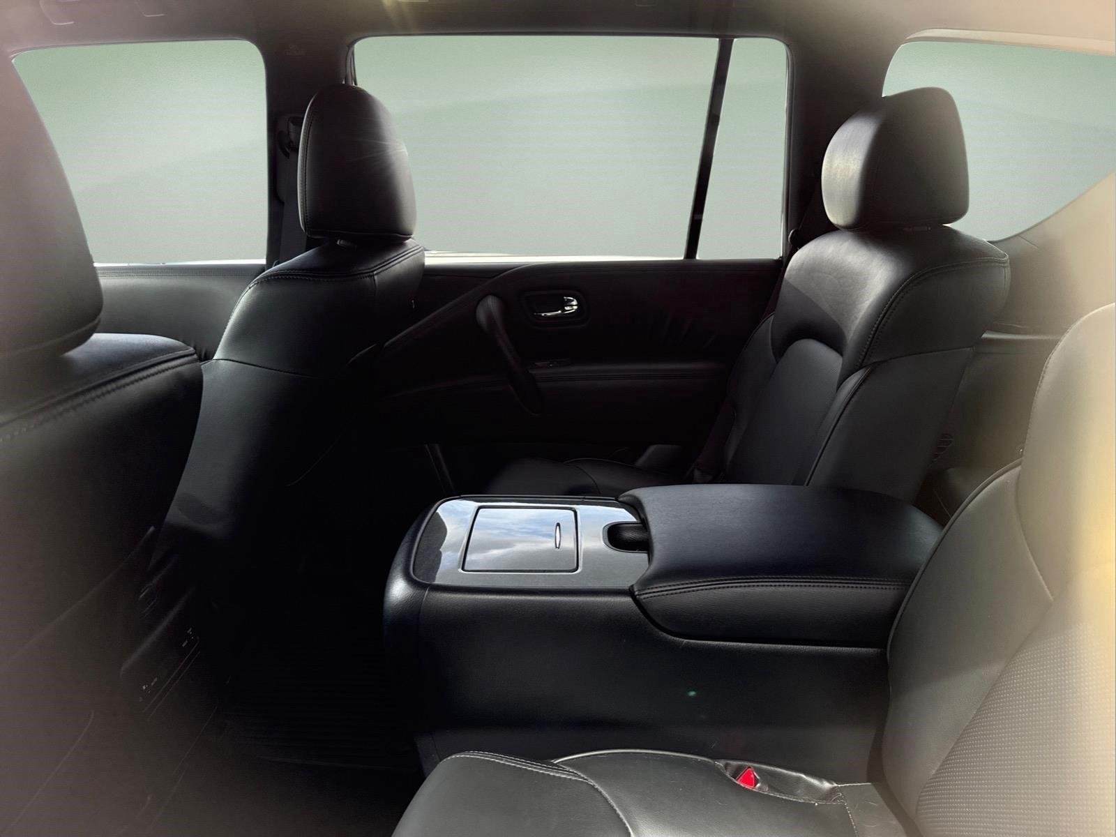 Used 2023 Super Black Nissan SL image 7
