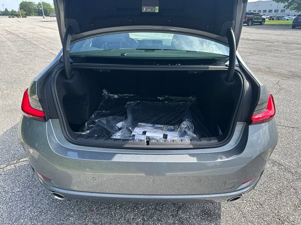 New 2026 Skyscraper Grey Metallic BMW 330i xDrive image 21