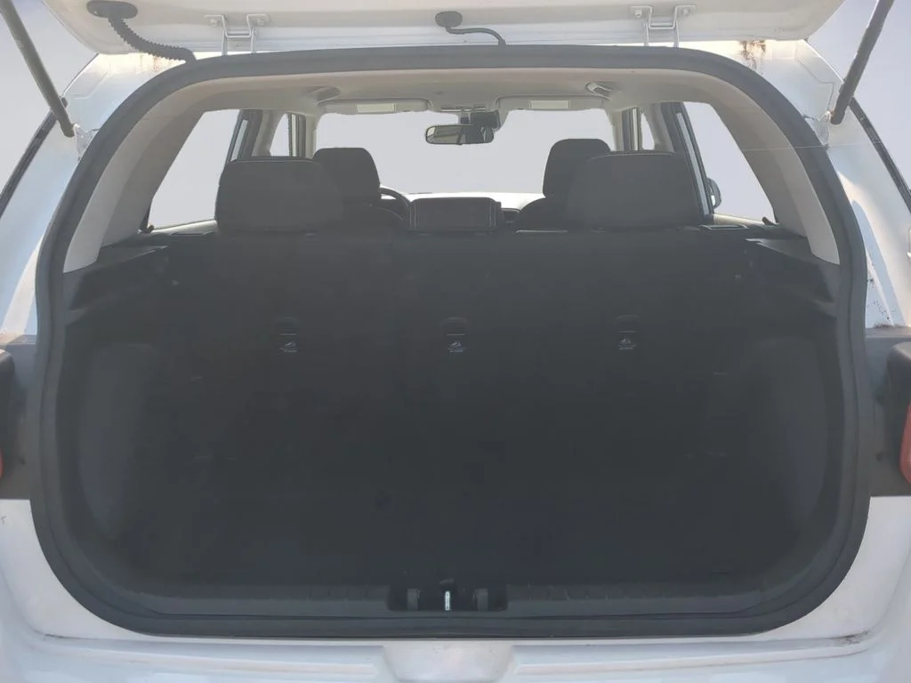 Used 2023 White Hyundai SEL image 21
